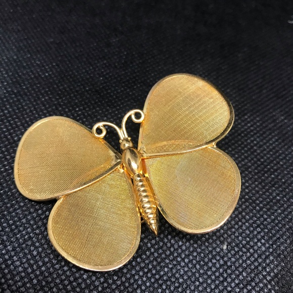 Gold Mesh Butterfly Brooch - Picture 2 of 8